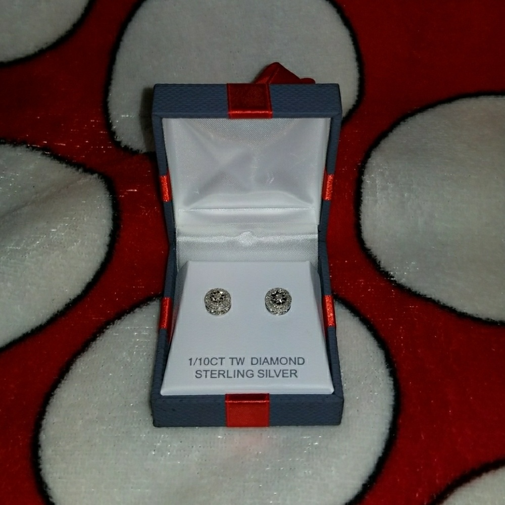 1/10 CT Diamond Earings